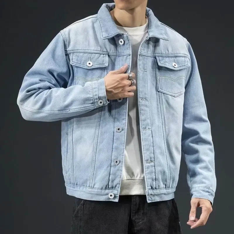 Jaqueta denim claro no corpo
