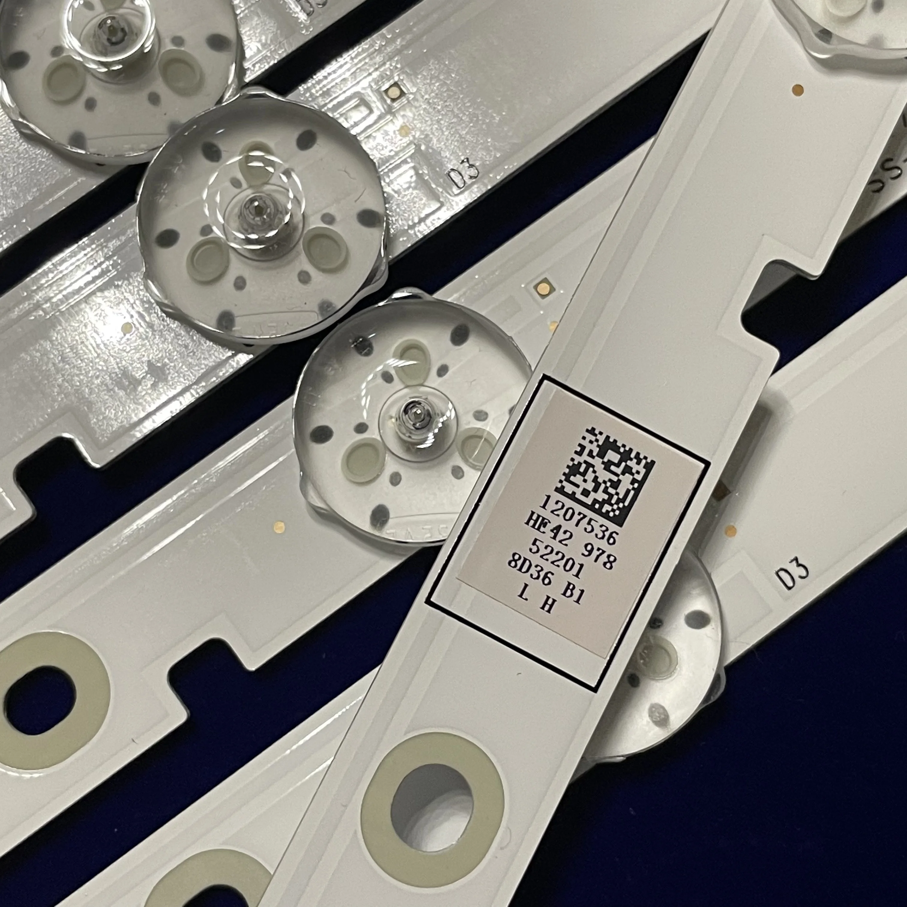 SVH420AB2 SVH420AB3 JL.D42641330-003LS-M 42K20JD LED43K260 LED43K300U LED43EC200 LED43EC210D LED43M5000U용 LED 백라이트 스