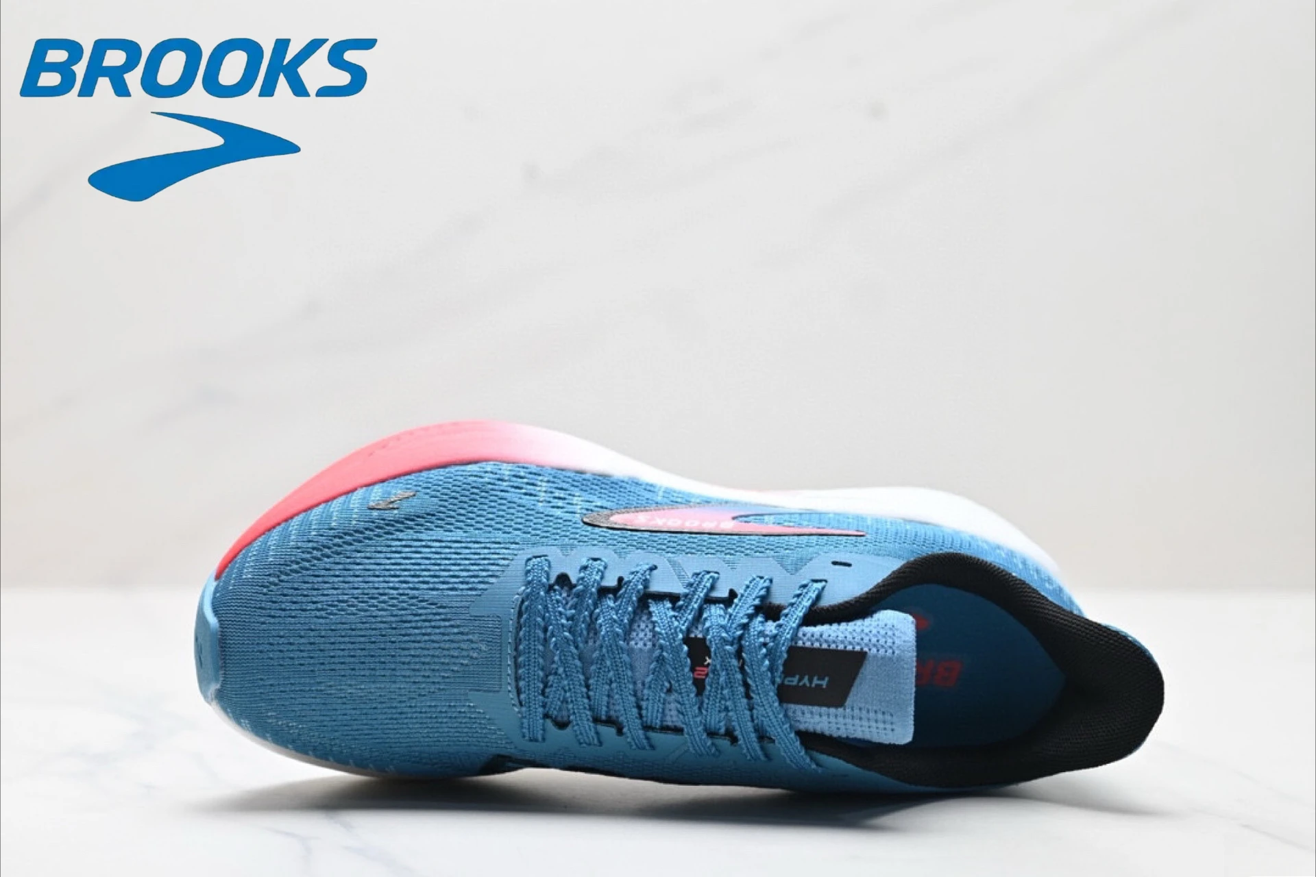  Brooks Hyperion Max 2