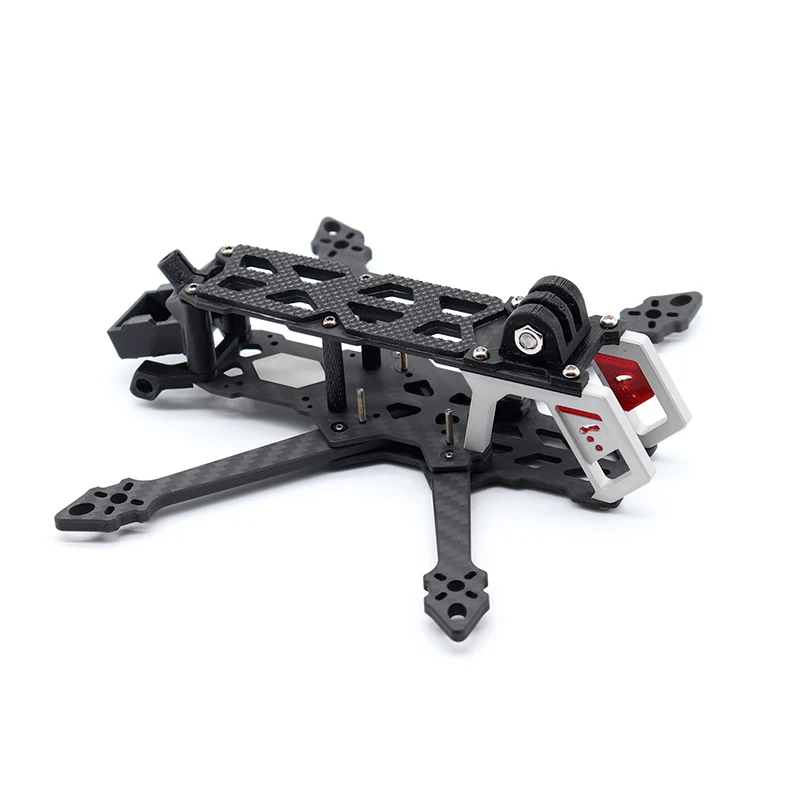 Détail du kit cadre drone FPV CLOUD 160 3.5 pouces pour DJI O3, avec les bras et la plaque inférieure.