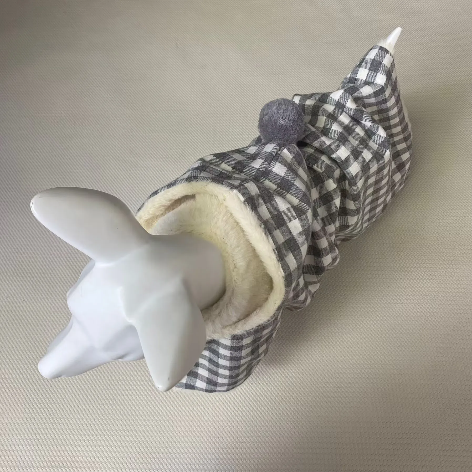 Autumn and winter pet blankets, sleeping bags, dog cloaks, sleeping bags, dog pet clothes, clothes