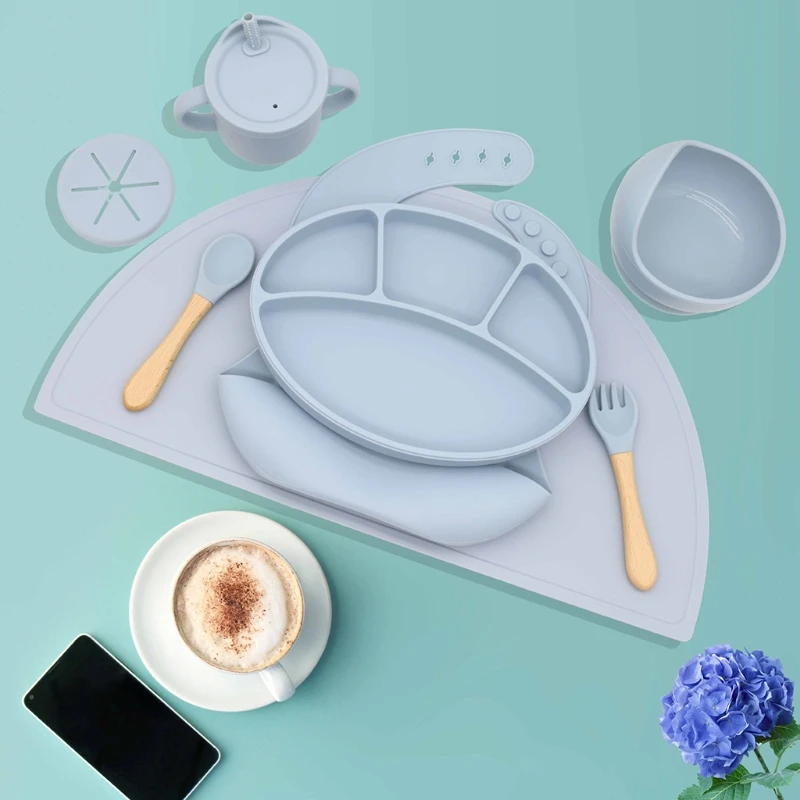 

Multicolors Suction Baby Dishes Set 8 Pcs Food Grade Silicone Tableware