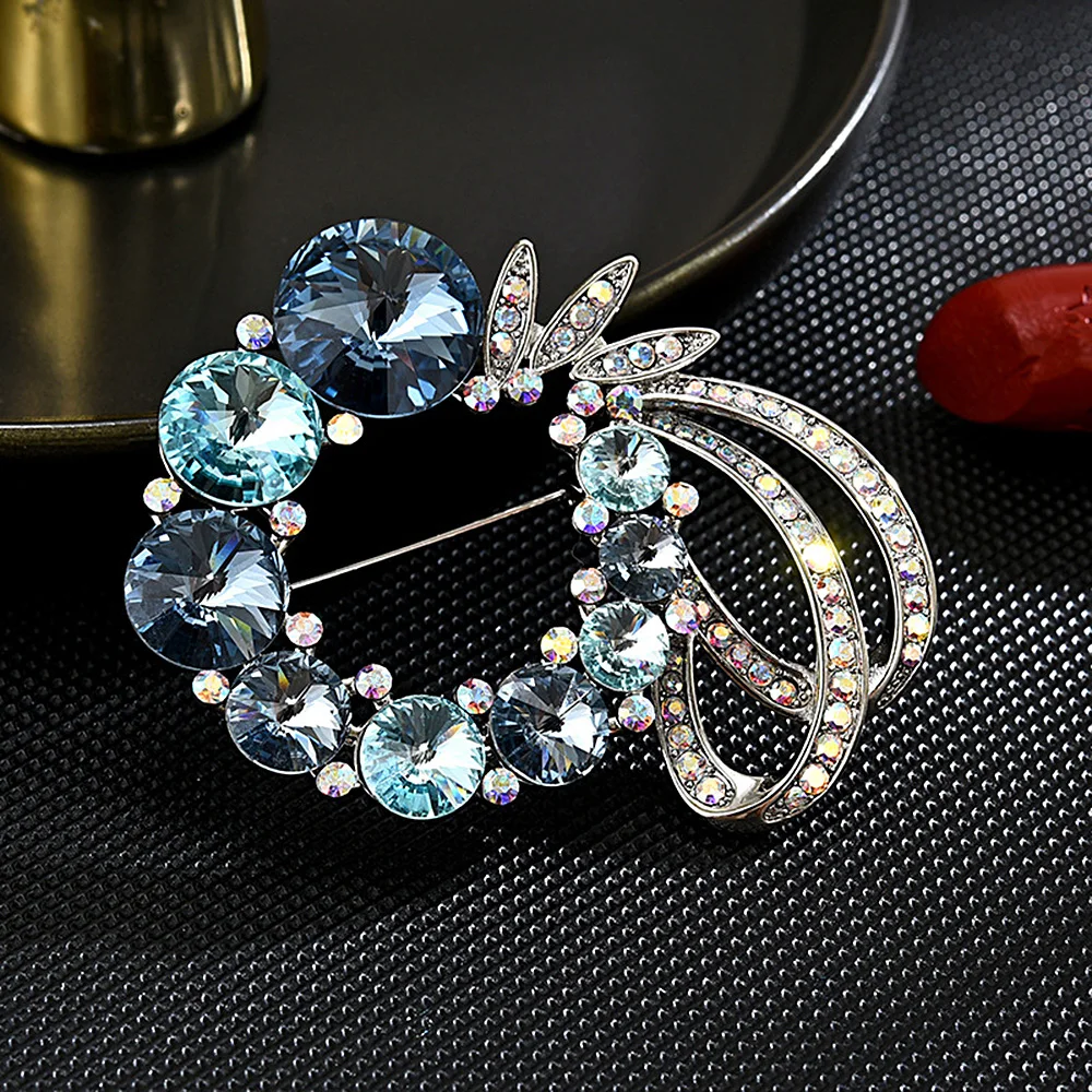 2024 New Fashion Creative Personality Cooper Crystal Glass Brooch Corsage Women's Accessories New Women's Pin Gift