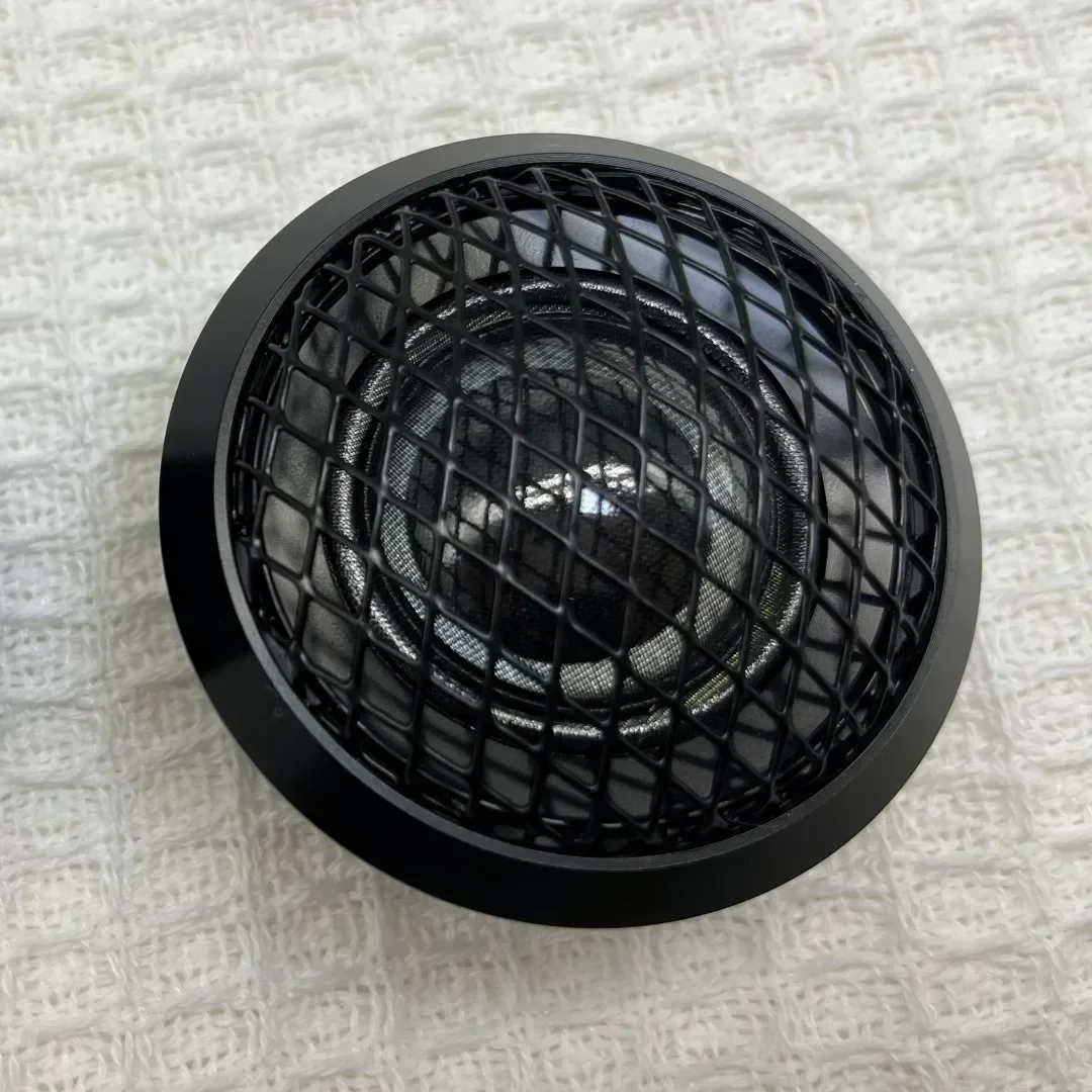 1.15 "Neodymium Polymide Dome Speaker Impedence: 4 Ohm 130 W High-power Modified Car Tweeter.