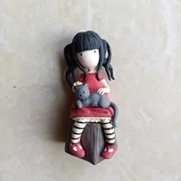 De nombreux types de porte-clés en plastique pour fille, mignon, dessin de fille de londres, cadeau pour nouvelle série 5