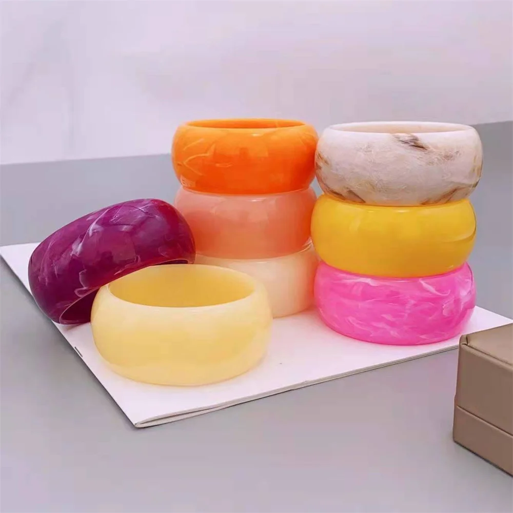 Exaggerated Jelly Colored Dynamic Acrylic 34MM Wide Face Bracelet Made of Environmentally Friendly Resin Circular Bangle bangle bracelet
