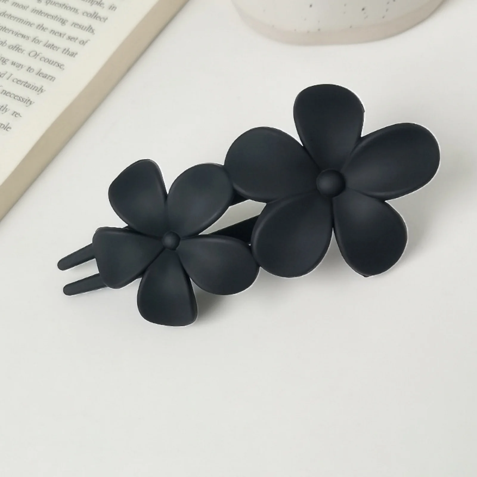 4Pcs Flower Hair Clips Fashion Matte Black Floral Hairpins Hair Claw Clips Non-Slip Hair Clamps Grab Elegant Hair Accessories
