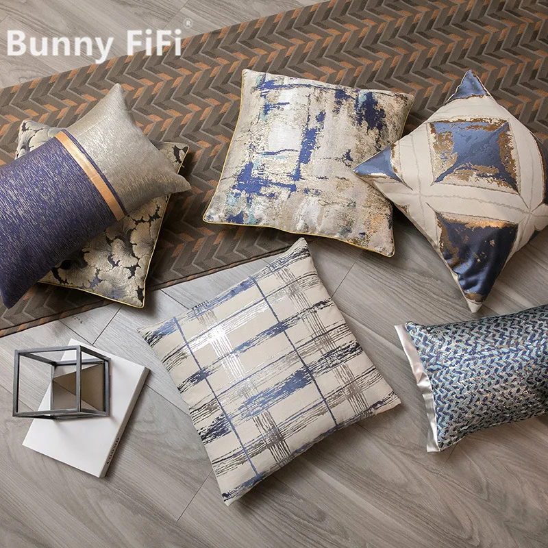 

Роскошная мягкая декоративная подушка в виде зала