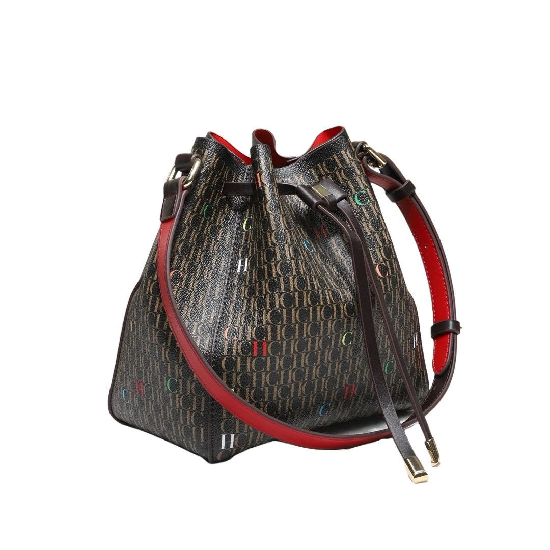 حقيبة كتف نسائية بسيطة بطباعة حروف ملونة برباط ورب...