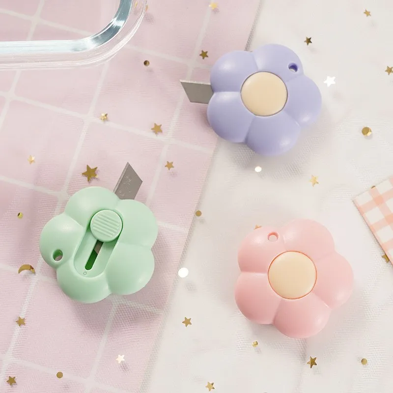 

Dropshipping Mini Utility Knife Cute Flower Pocket Box Cutters for Home Office School Stationery Cutting Supplies