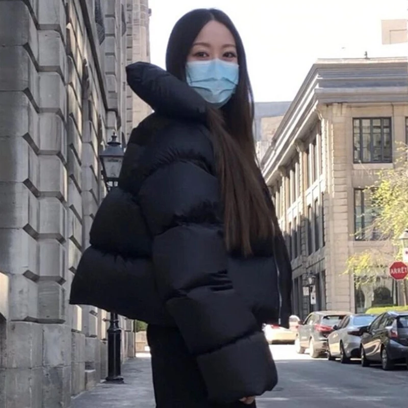 女性の冬のコートクロップドパファージャケット長袖ジップラップ