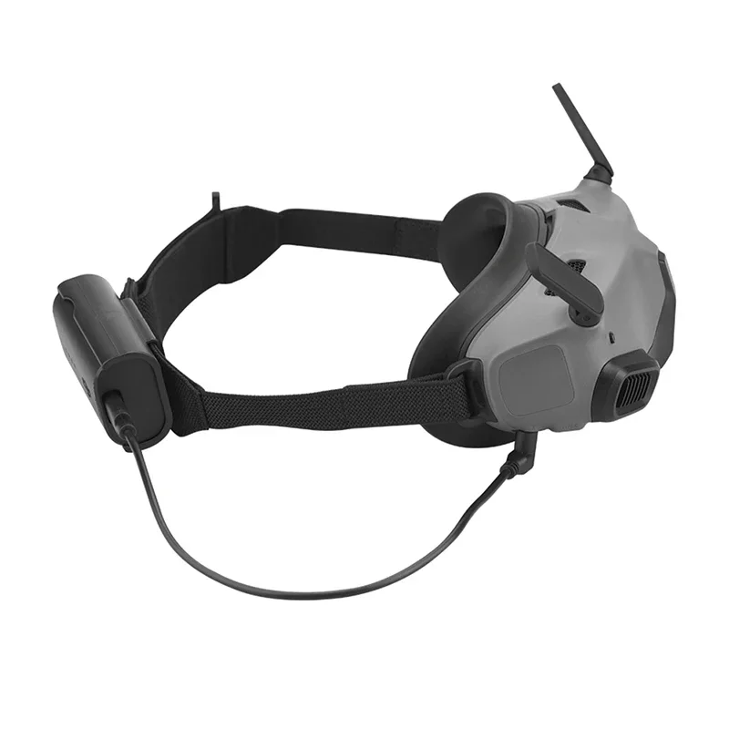 Câble de charge pour batterie DJI Avata Goggles 2, vue détaillée du connecteur.