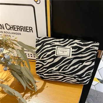 Borsa per cosmetici grande da donna leopardata Borsa per trucco impermeabile in tela con cerniera Borsa da viaggio per il lavaggio del trucco Custodia per bellezza 1