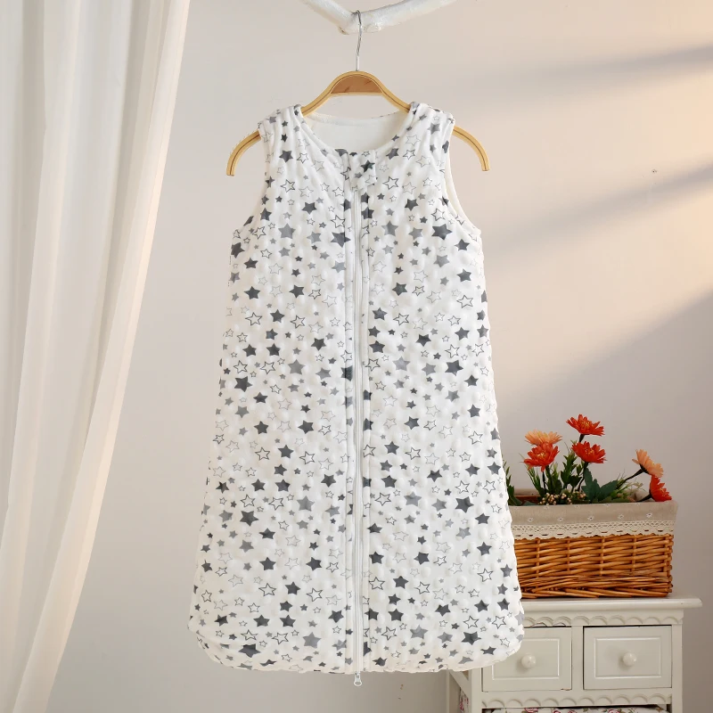 ベビー寝袋 0-6 メートル秋と冬のベストビーンベルベット新生児脚巻き寝袋ベビーアンチキックキルトノースリーブ