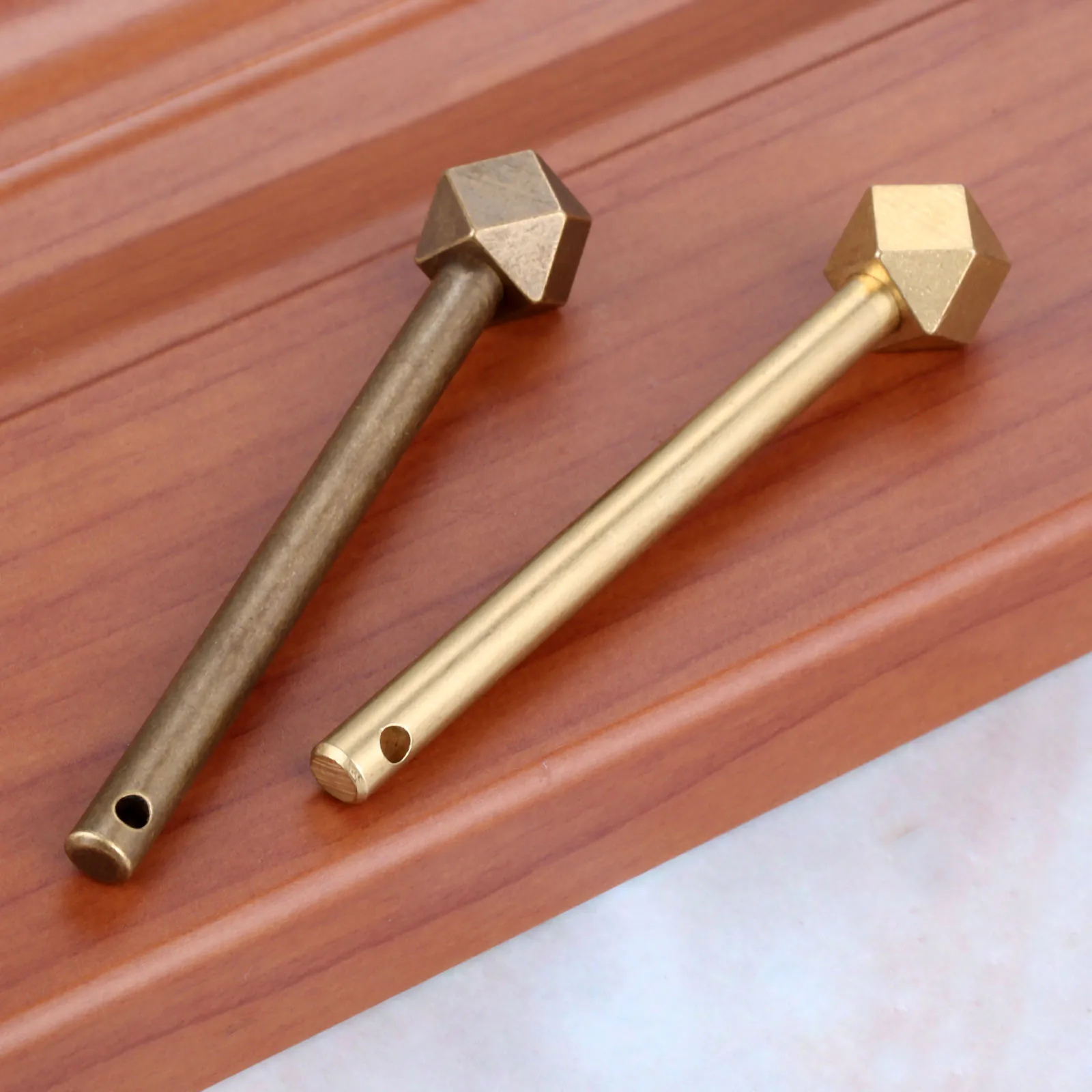 1 Pc 86mm Chinese Style Furniture Latches Locking Pin Drawer Cupboard Cabinet Latch Key Window Door Bolts Antique Bronze/Brass