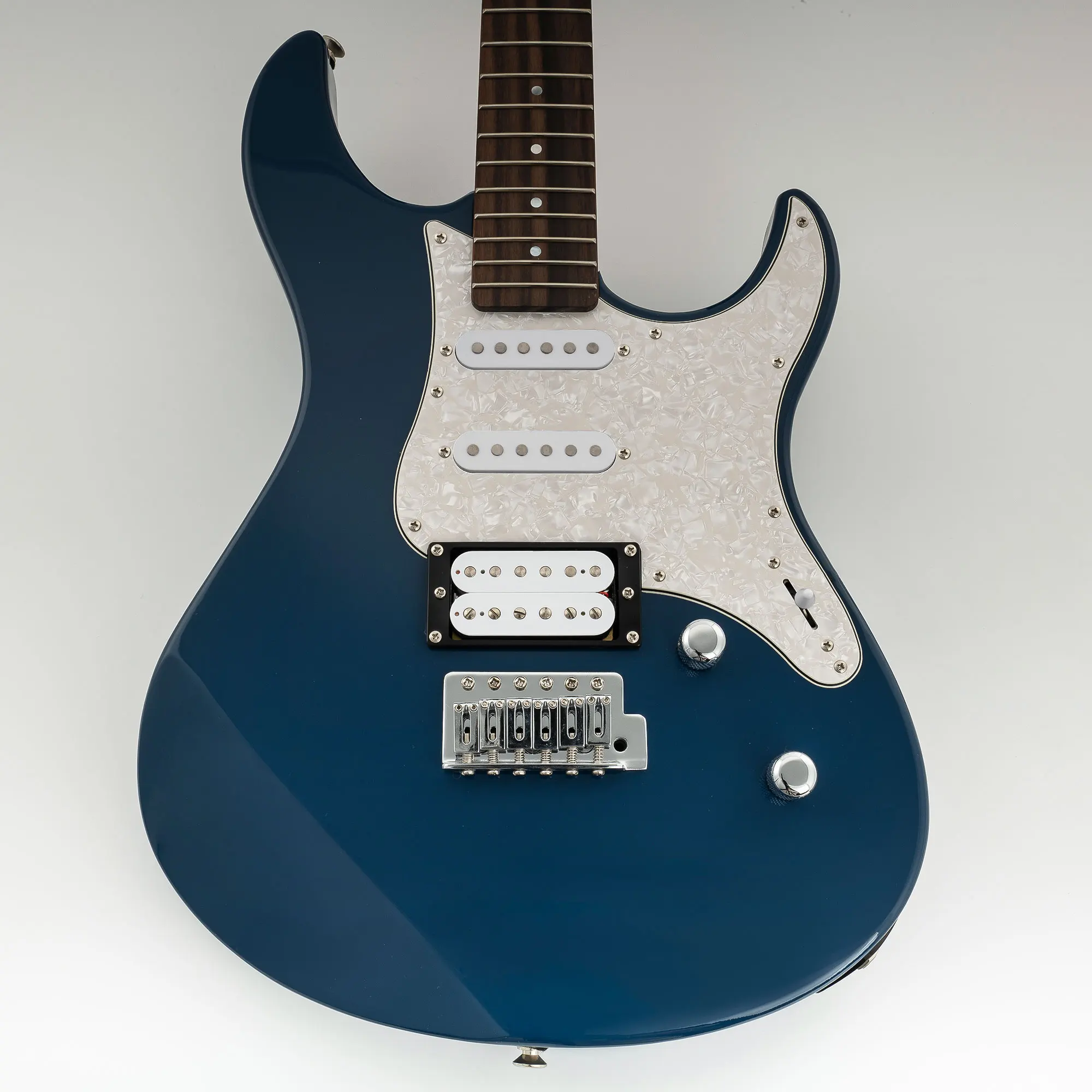Musiclily Pro 9-Loch Gitarren-Schlagbrett für Yamaha PAC112V HSS E-Gitarre – Detail 5
