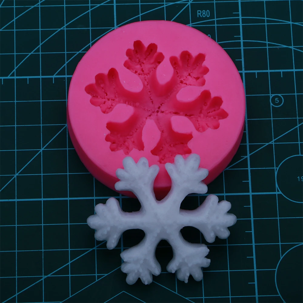 

Christmas Fondant Snowflake Food Grade Silicone Mold / Snowflake Fondant Mold / Clay Mold Winter Candy Mold / Holiday Resin Mold