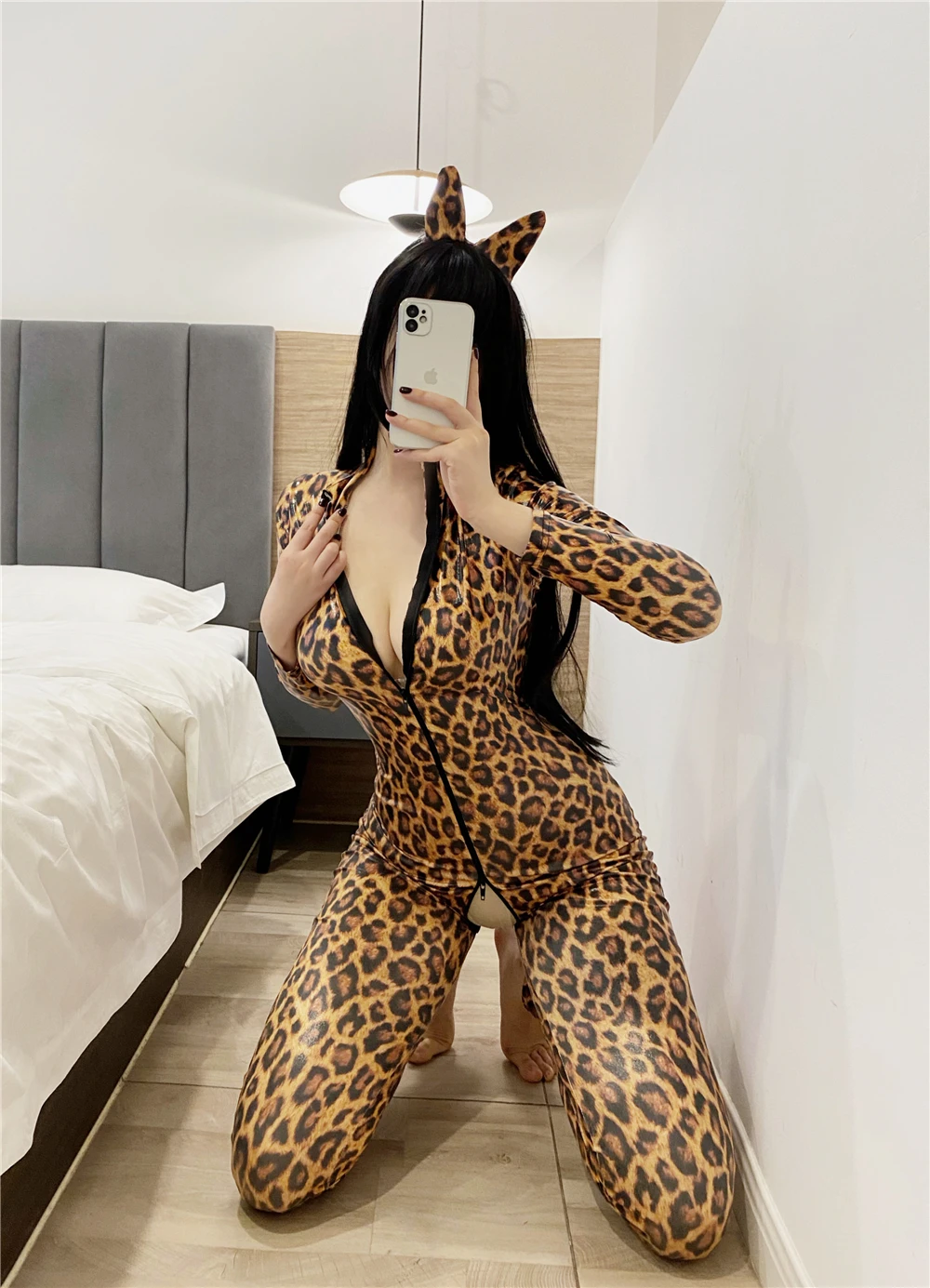 Sexy Leopard Jumpsuits Women Wet Look Faux Leather Catsuit Erotic Allure Zipper Open Crotch Porn Bodysuit Mistress Sex Costumes
