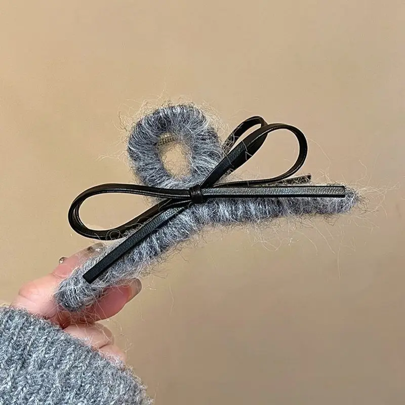 1pc Warm Winter Knit Leather Bow Hair Clipper for Women - New Style, High-Quality Shark Clip Hair Accessories
