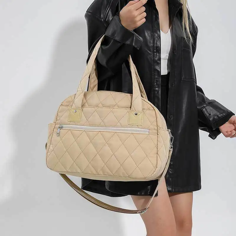 

2023 New Diamond Lattice Cotton Simple Handbags Autumn Winter Shoulder Crossbody Bags For Women Large Capacity Commuting Bags