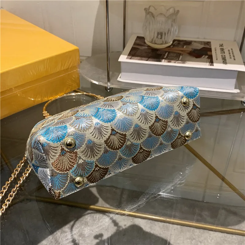exquisite scallop shape Clutch bag fashion embossment women's bag Luxury handbags for women elegant PROM crossbody bags for Girl