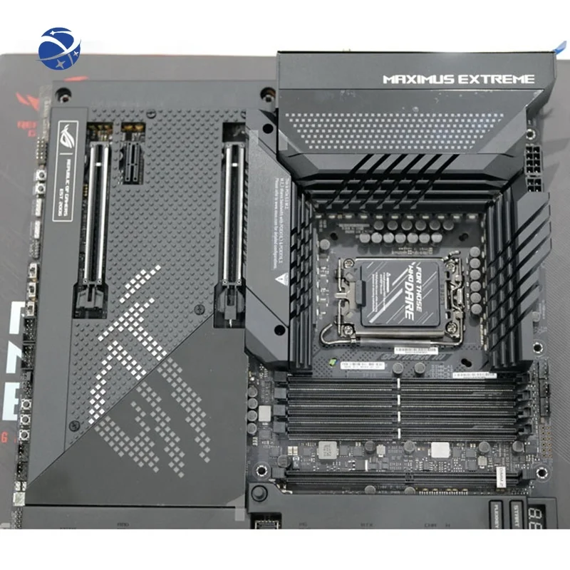 

Материнская плата YUNYI ROG MAXIMUS Z690 для компьютерных игр