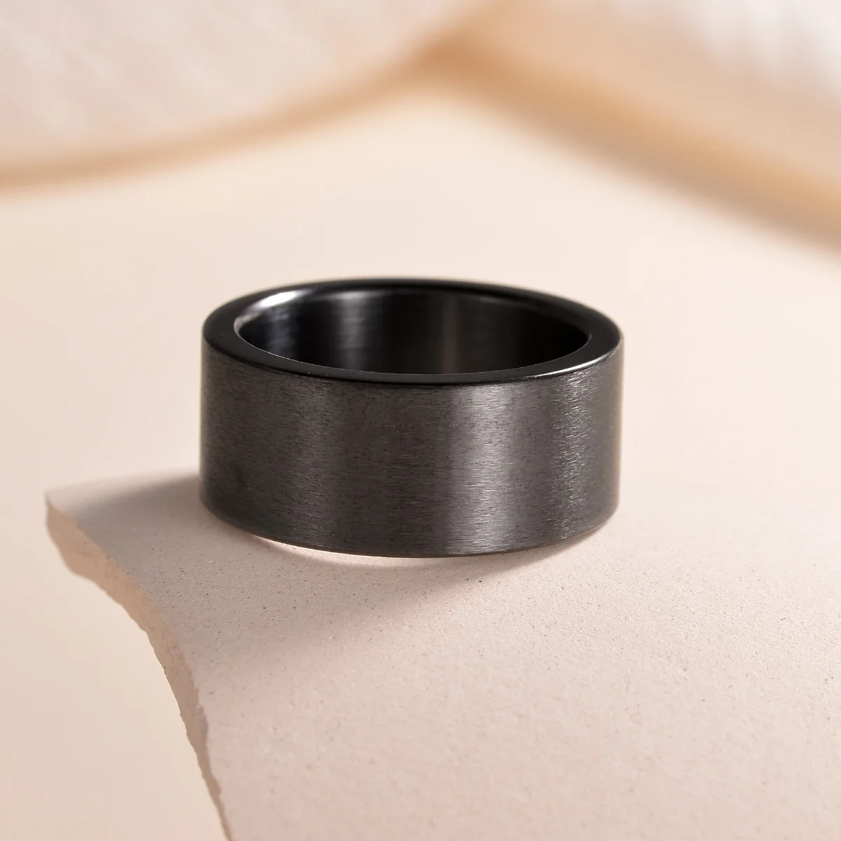 Elegant 10mm Vintage Silver-Toned Stainless Steel Ring - Timeless Jewelry Gift