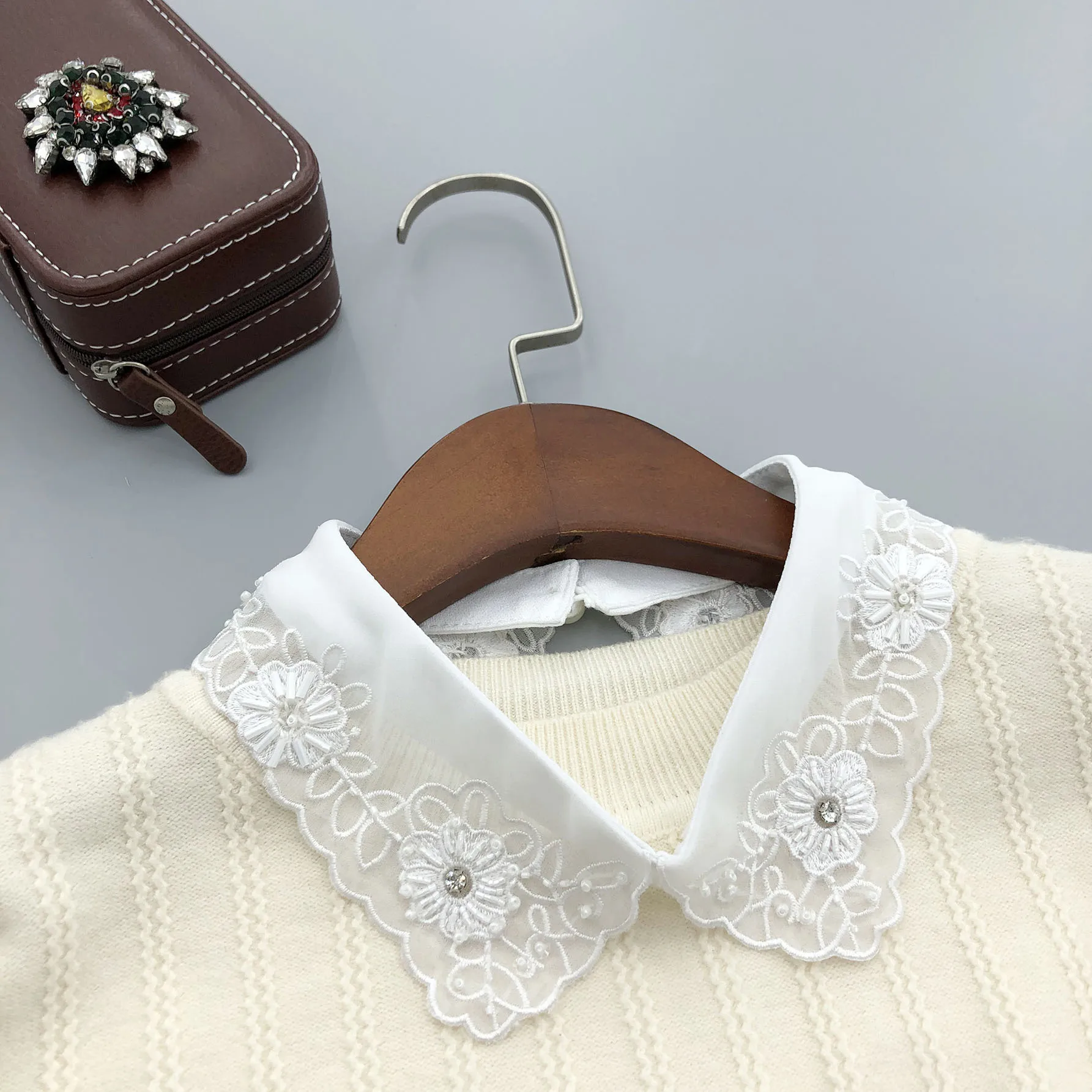 

Fake Collar for Women White Solid Color Lace False Collar Detachable Lapel Blouse Top Shirt Collar Faux Cols Clothing Decor