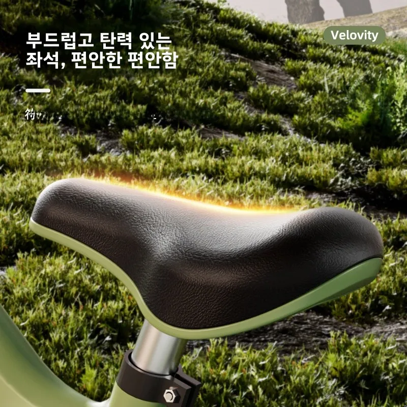 새로운 어린이용 밸런스 바이크 나일론 프레임 두 바퀴 스쿠터 어린이용 글라이딩 스티어 차량 37세용 안전하고 스릴 없는 타이핑이 가능한 자전거