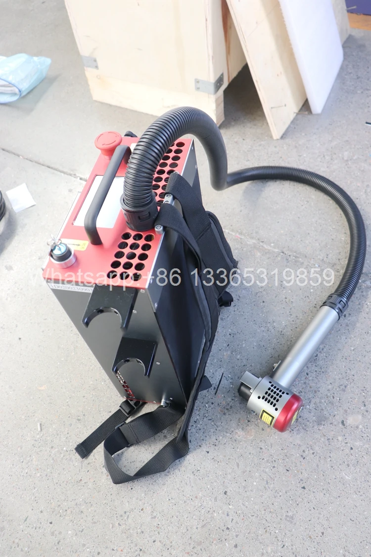 CE Certificated Portable 100W 200W Pulse Laser Stripping Cleaning Machine For Metal Paint Coating Rust Removal