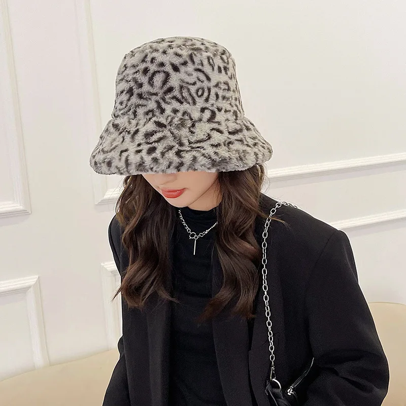 2024 New Winter Bucket Hat Women's Fashion Leopard Panama Warm Hats Female Vintage Faux Fur Fisherman Cap Hats for Women
