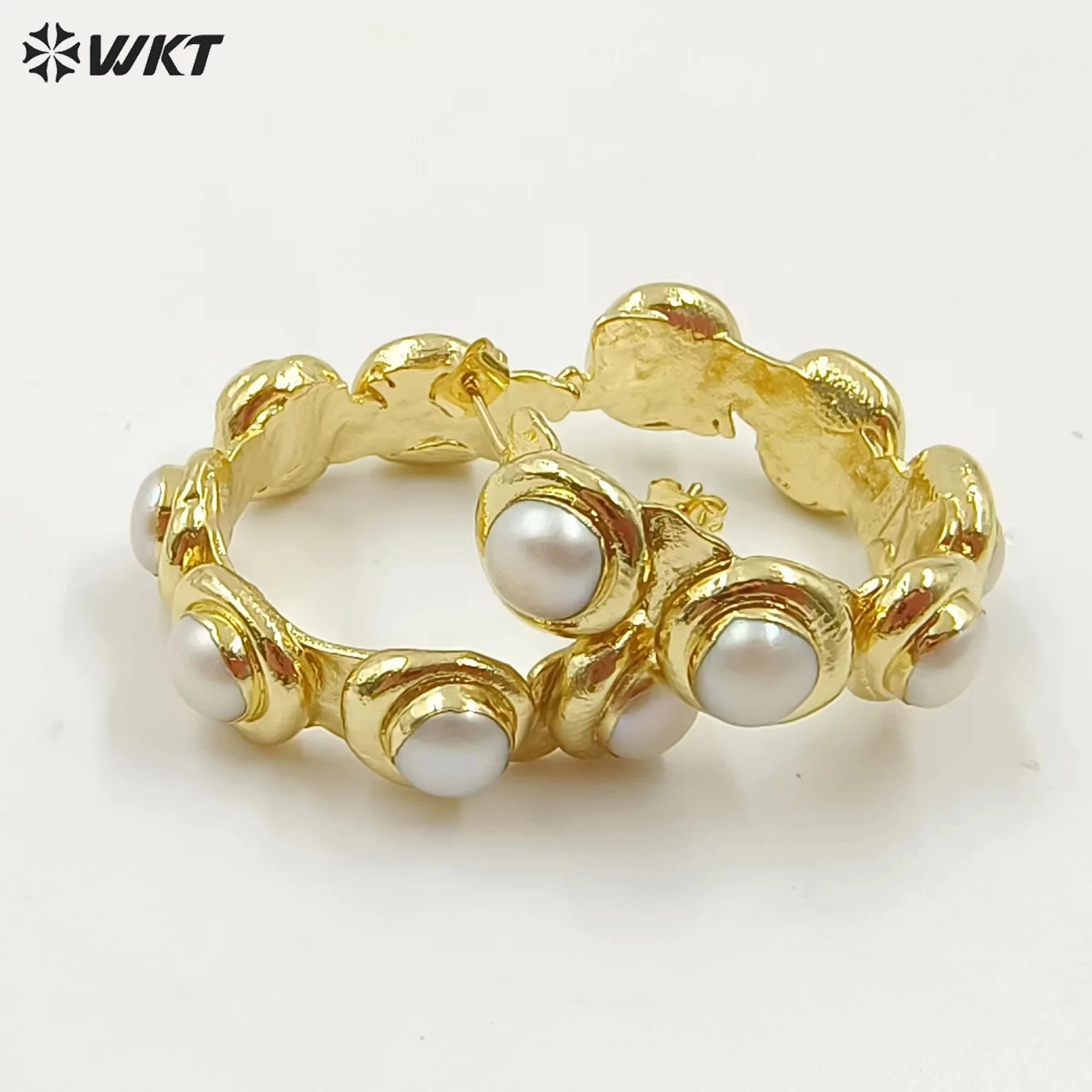 

WT-MPE054 Amazing Gorgeous Gold Electroplated Assemble Natural Freshwater Pearl Hoop Earrings Studs For Women In C Shape