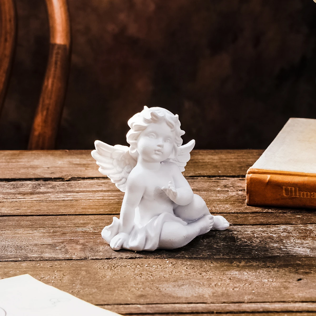 1PC, a European-style angel-shaped desktop ornament made of resin material, suitable for home, store and restaurant decoration