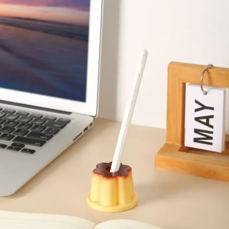 Cute Cartoon Pudding Jelly Pen Holder – Creative Desktop Ornament and Storage Stand