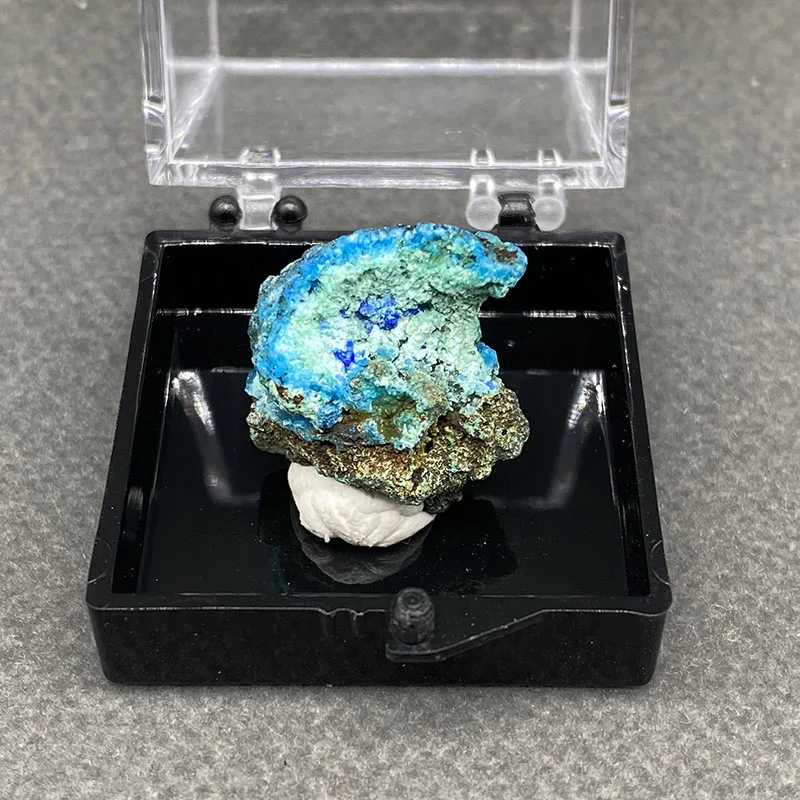 100%  Natural Allophane Mineral Specimens Stones and Crystals Healing Crystal   +Box size:35*35*35 mm