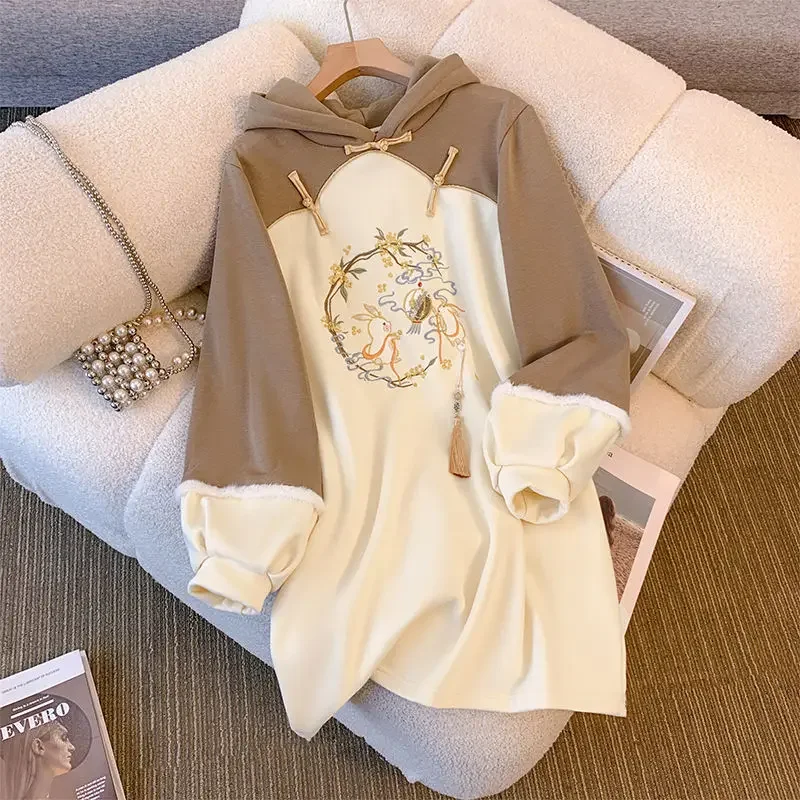 thumbnail image 1 of Falda con capucha de gran tamaño, gruesa y con forro polar, de moda 2023, de material de algodón con estilo nacional para primavera y otoño, 1 of 5
