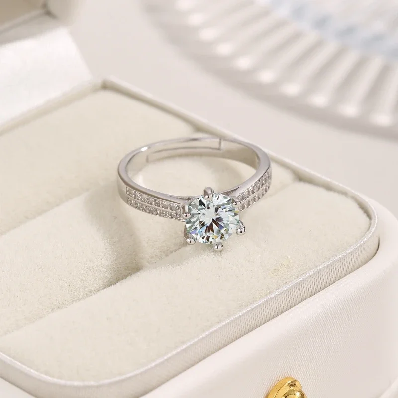 

Женское кольцо из серебра 2023 пробы, с фианитом