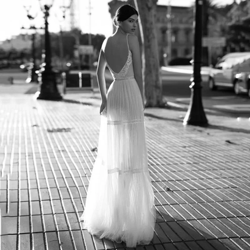 Рисунок 2 - Женское свадебное платье с кружевной аппликацией