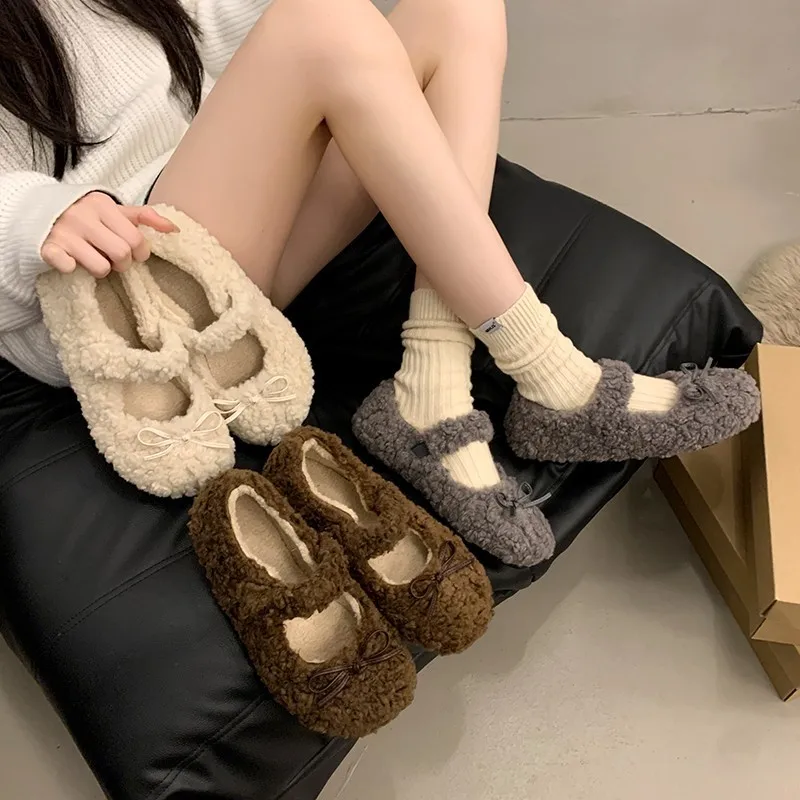 Women Flats Shoes Comfort Round Toe Soft Sole Shoes Outdoor Warm Short Plush Shoes For Winter