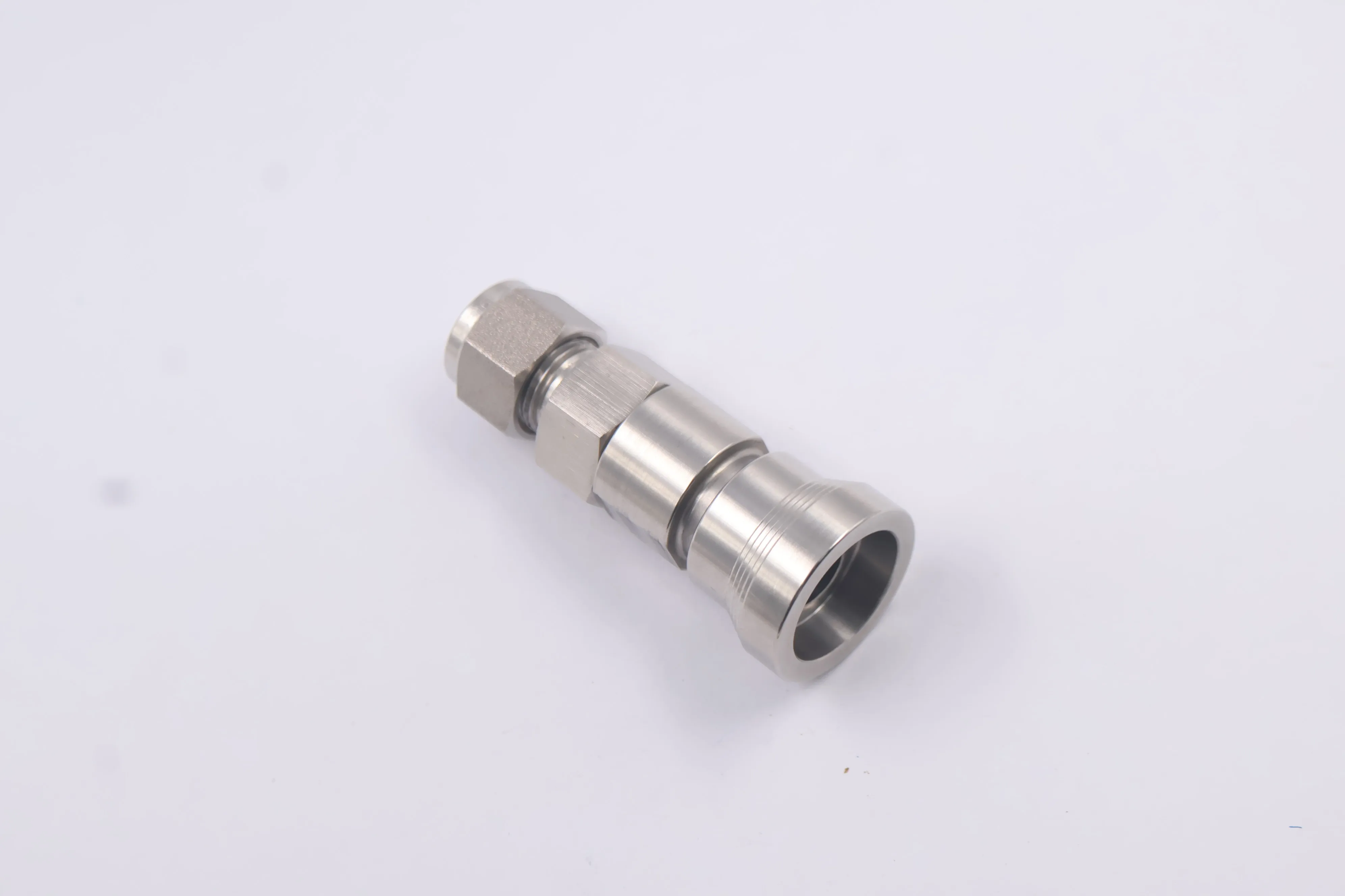 SS-QC4-B-6M0, Stainless Steel Instrumentation Quick Connect Body, 0.2 Cv, 6 mm Tube Fitting, Can Combination with Swagelok