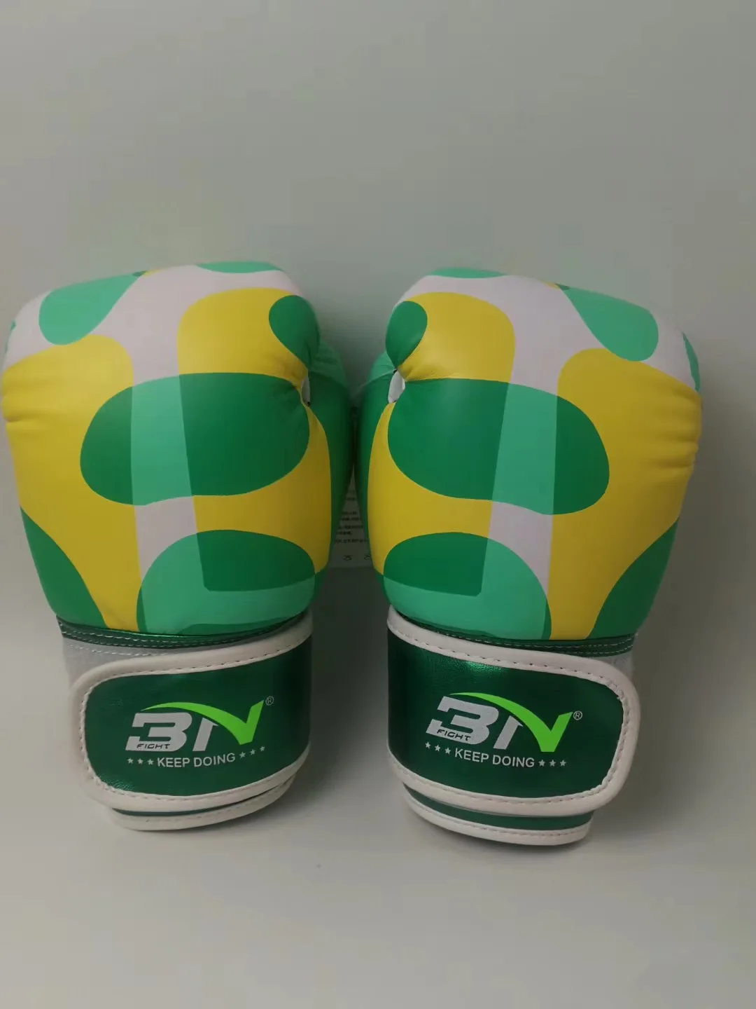 BN 4OZ Small Kids MMA Muay Thai Sanda Boxing Gloves PU Martial Arts Fight Training Mitts Punching Gear DEO