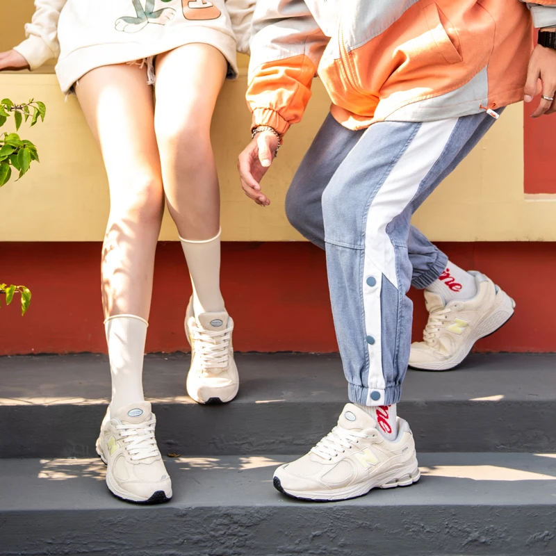 Retro men's shoes, sports versatile and durable women's casual couple height increasing
