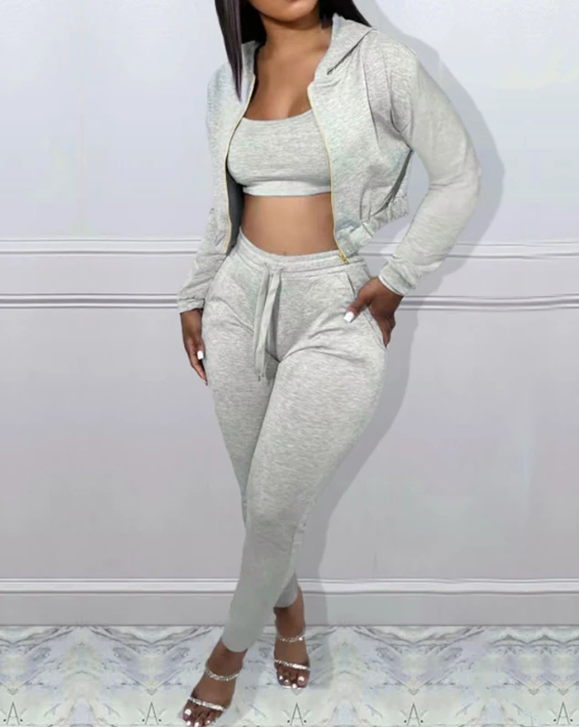 Рисунок 2 - Комплект одежды женский из трех предметов