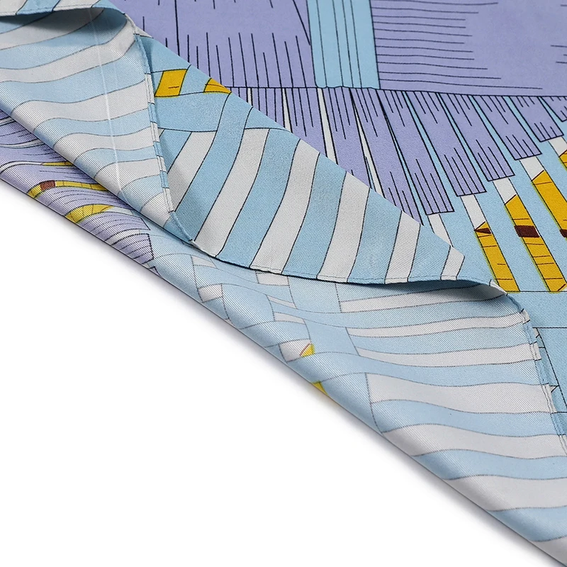 Рисунок 6 - Женский шарф с принтом