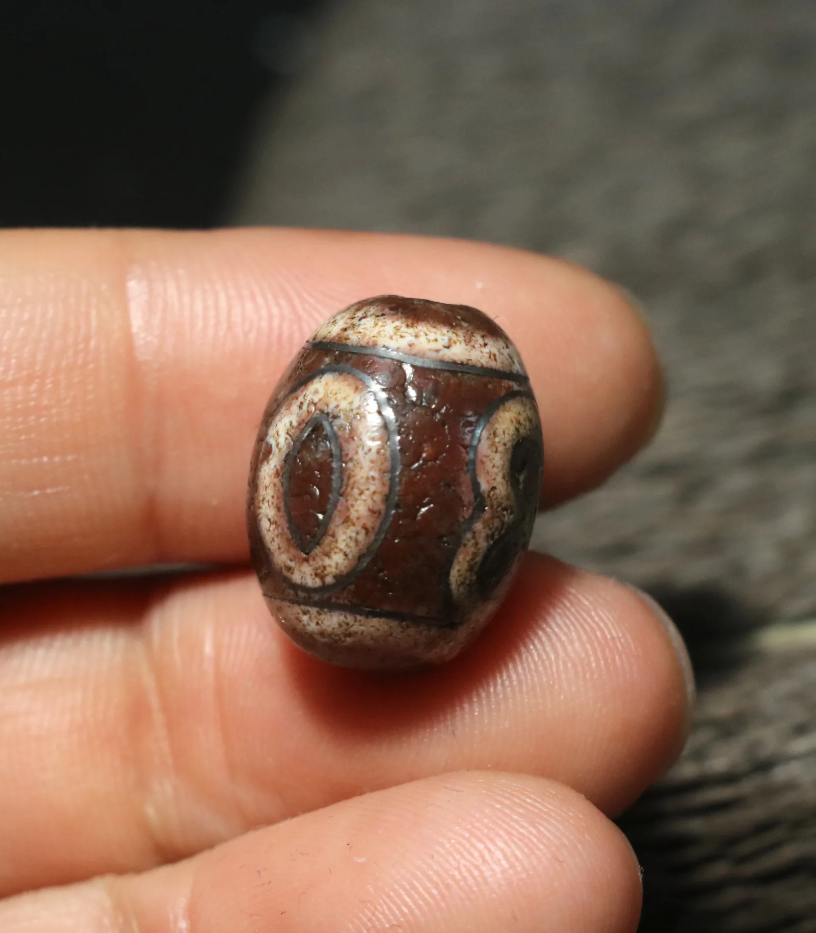 

Treasure Unique Ultra Magic Power Tibetan Old Agate 2 Eyed Ruyi Silver Inlay Daluo Dzi Bead R 5A $$$ Timestown UPD22