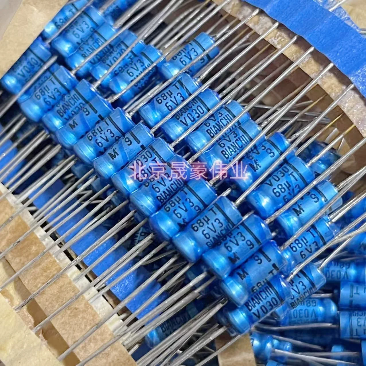10pcs 6.3V68UF 6.8UF/100V Axial Audio Electrolytic Capacitor 100V6.8UF 030 Series 68UF/6.3V Size: 5 * 10mm