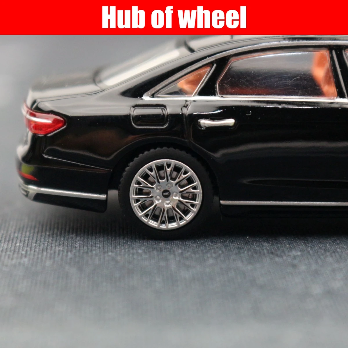 1:64 Audi A8 A7L Alloy Car Model Diecast Miniature Car Gift