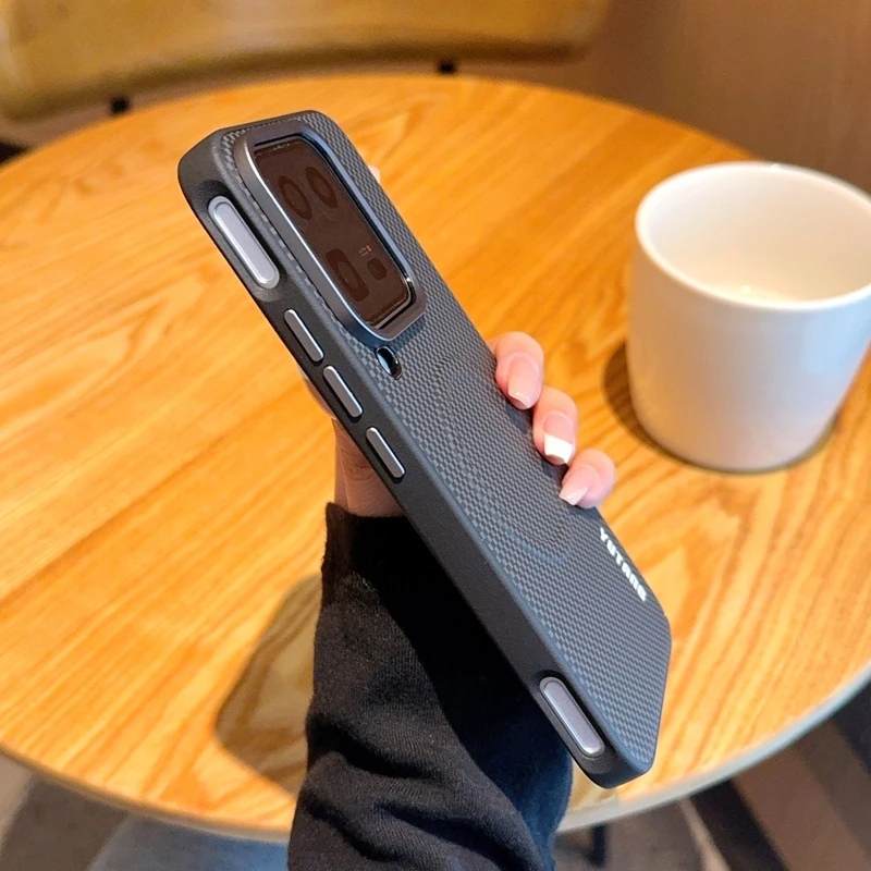 ELVEV Magnetic Luxury Carbon Fiber Anti-Fall Phone Case