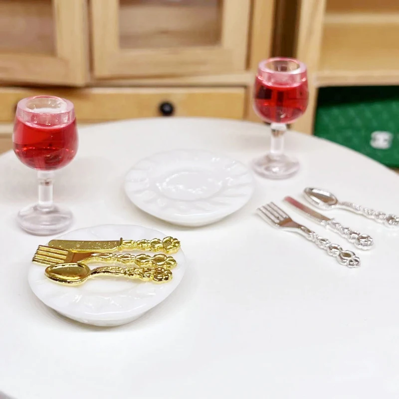 

Miniature Doll House Mini Ceramic Cake Plate Set DIY Knife Fork Spoon Model Microscene Photography Props Ornaments