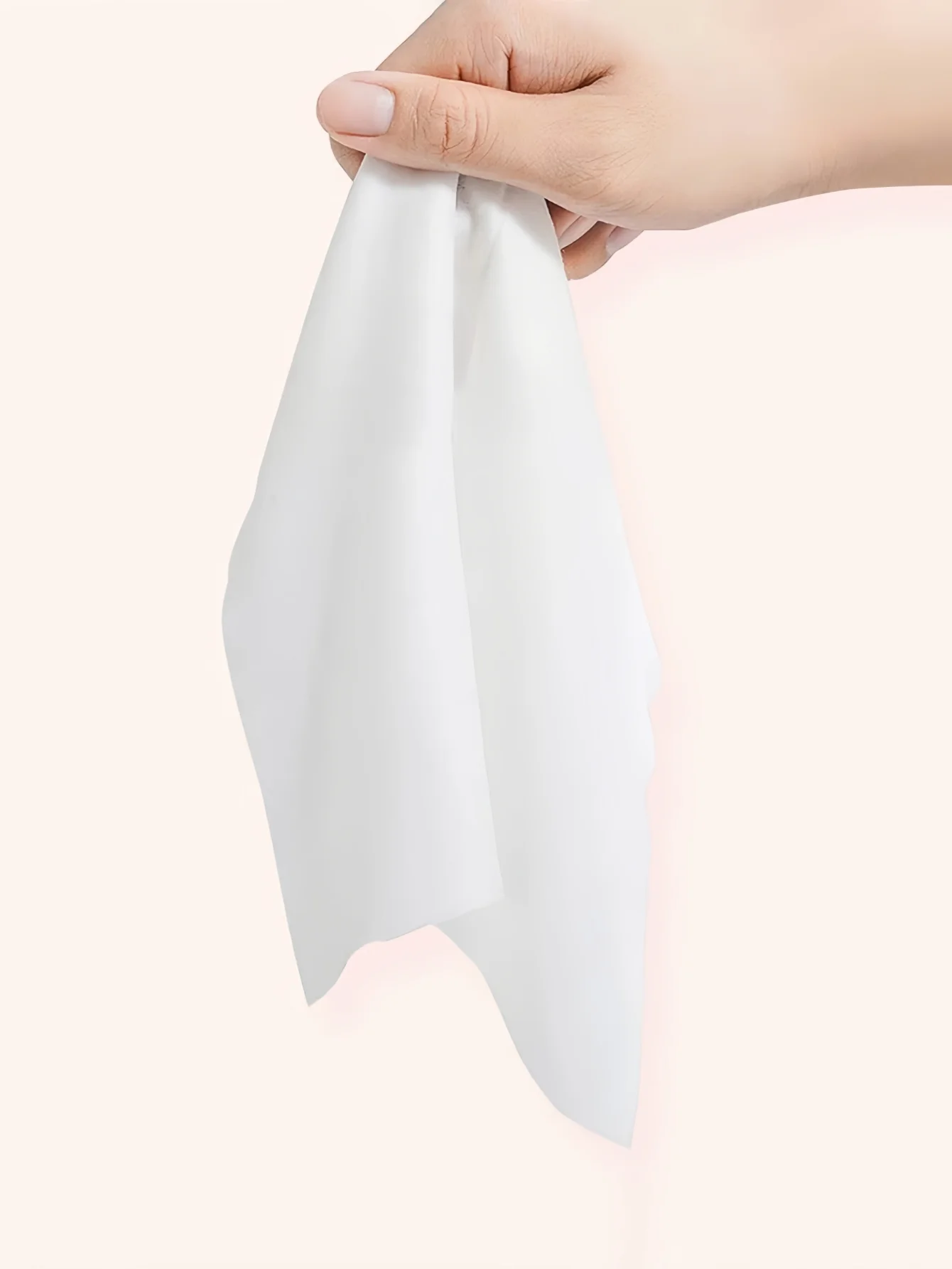 Ultra mini wet wipes, portable small bag, hand mouth wet wipes, extraction style, student cleaning, adult hygiene